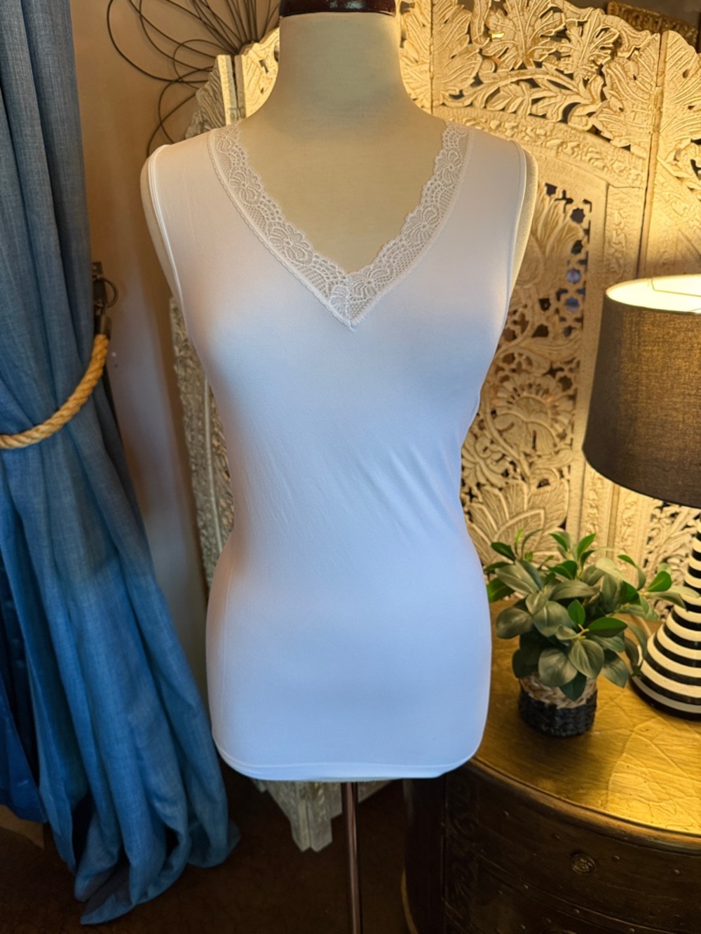 Lace Trim V-Neck Sleeveless Tee - White